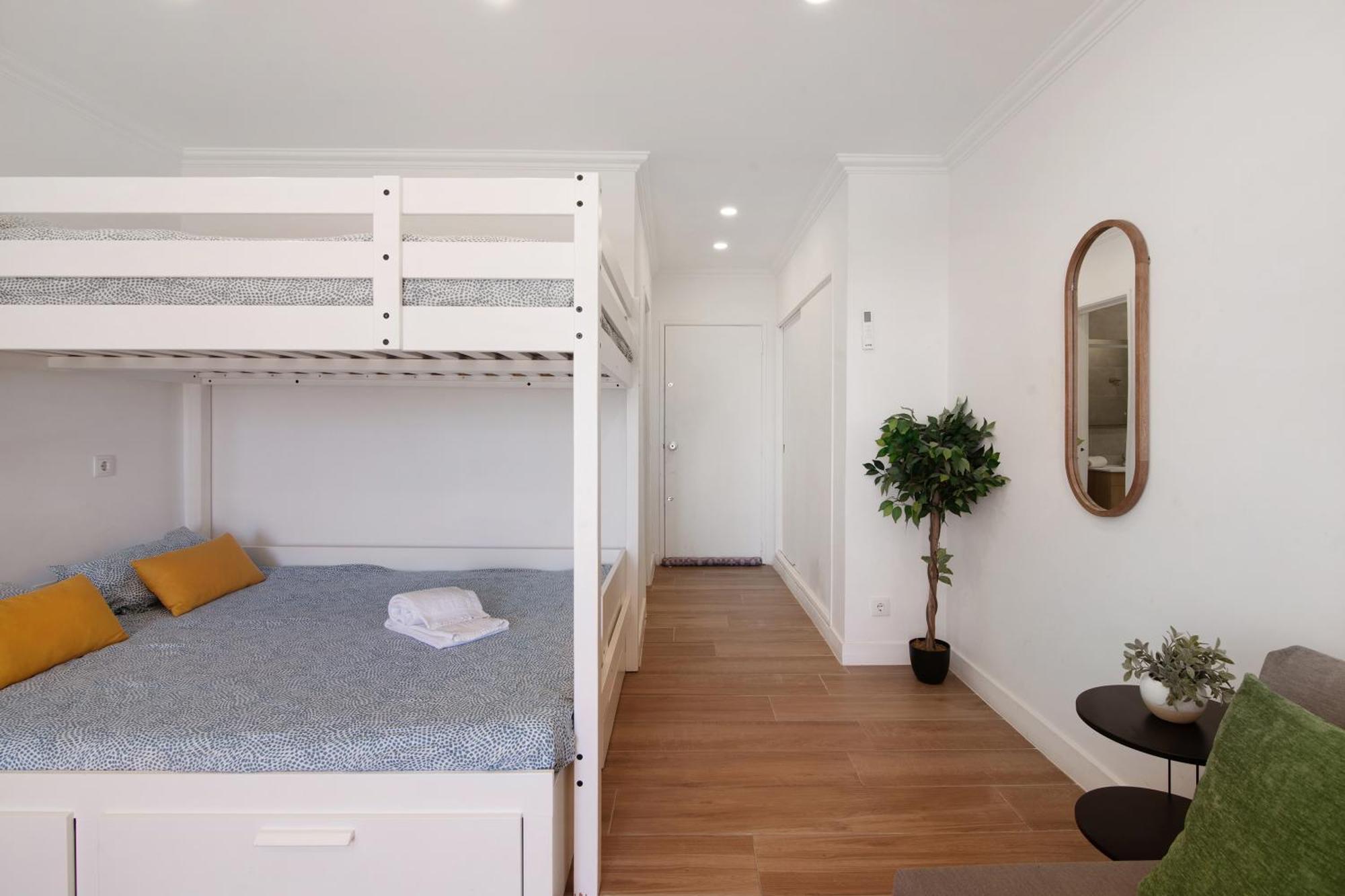 Lovely And New In Oura Apartamento